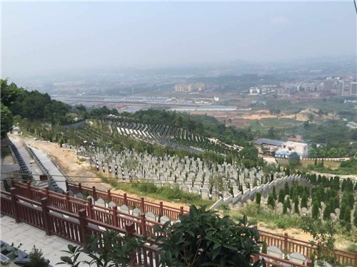 重庆龙居山陵园